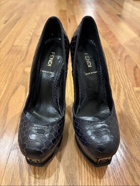 Fendi Navy Snakeskin-Embossed Leather Pumps 36